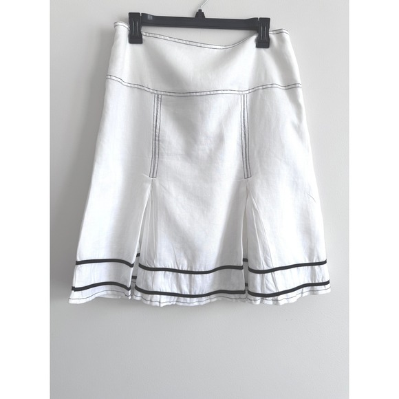 Susan Bristol Dresses & Skirts - Susan Bristol White 100% Linen Skirt Size 8 Black Contrast Stitching Nautical